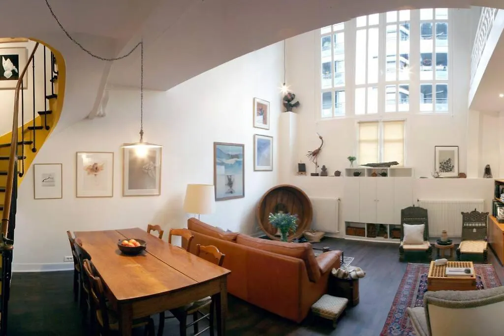 Апартаменты The Eifel Tower Artist Loft Париж