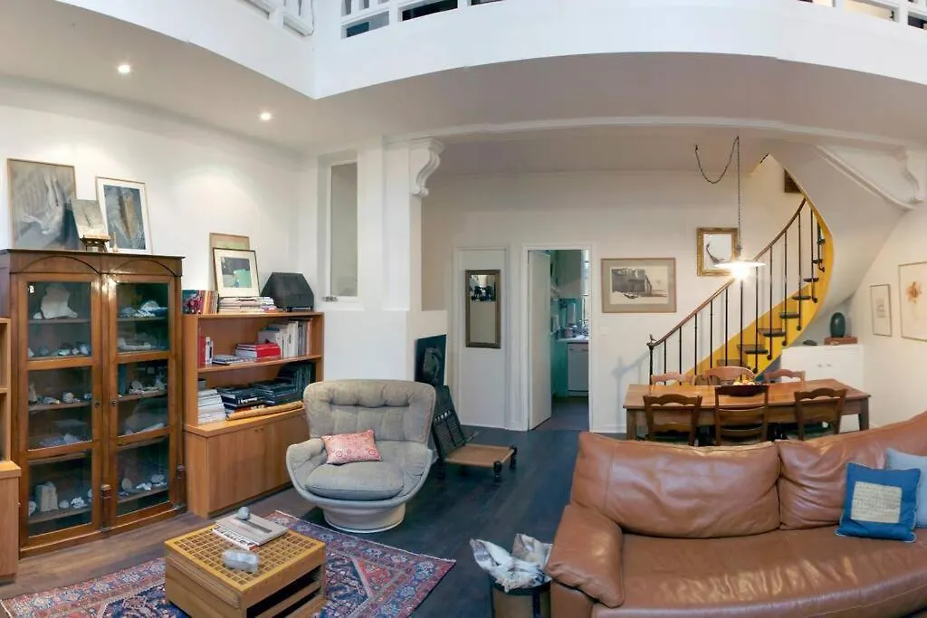 Апартаменты The Eifel Tower Artist Loft Париж